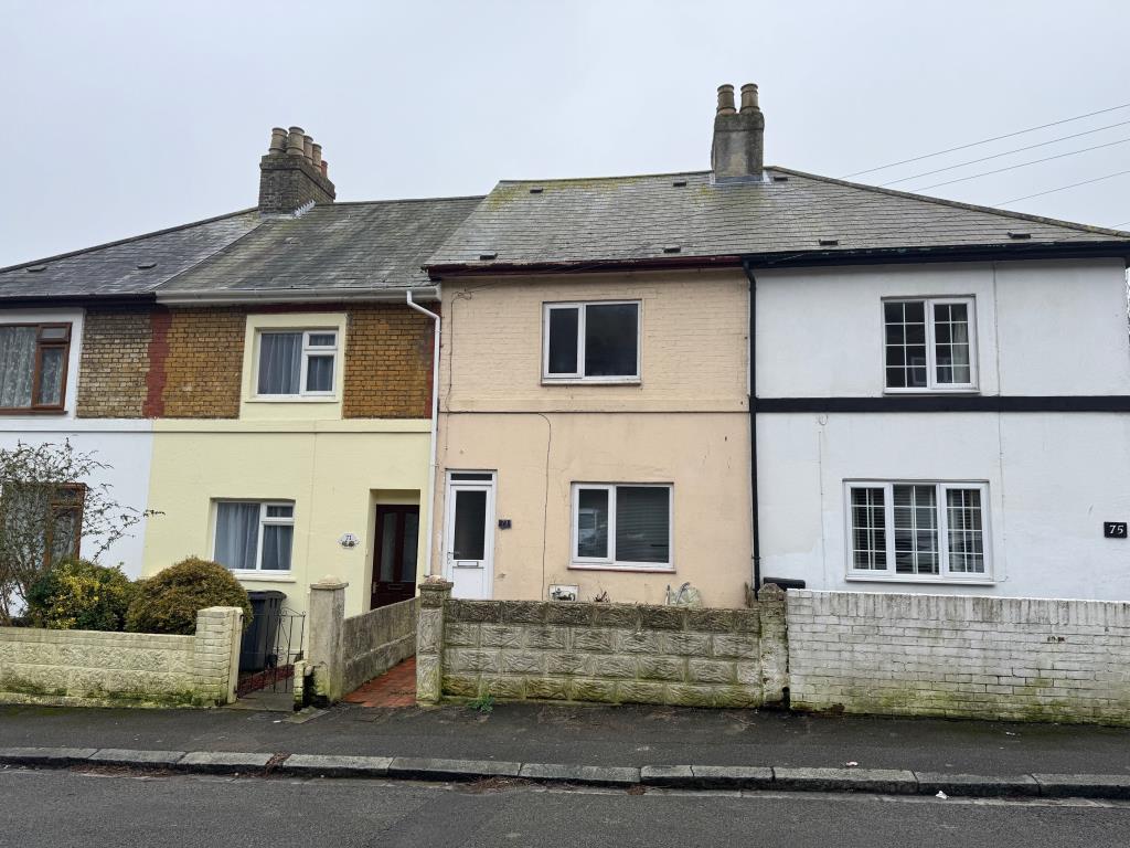 Lot: 138 - TWO-BEDROOM TERRACE HOUSE FOR IMPROVEMENT PLUS ADDITIONAL LAND - Front of property
